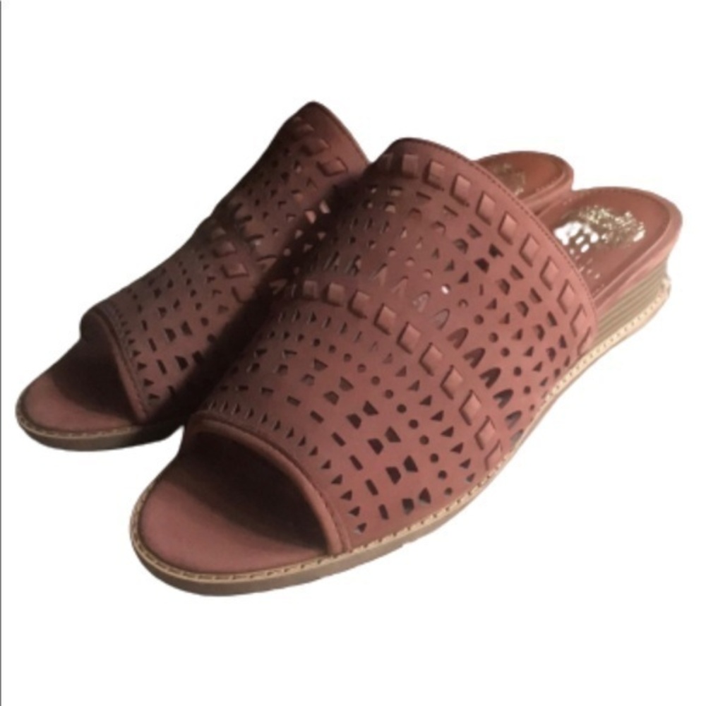 Vince Camuto leather laser cut mule NWOT size 8